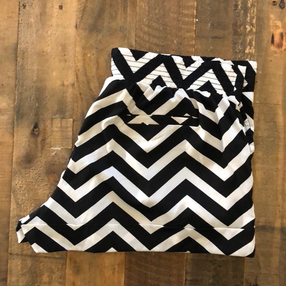 Chevron Patten shorts - Picture 8 of 8